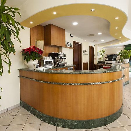 Hotel Italia Равена Екстериор снимка