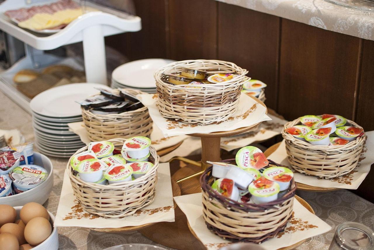 Hotel Italia Равена Екстериор снимка