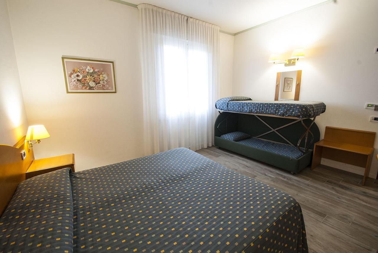 Hotel Italia Равена Екстериор снимка