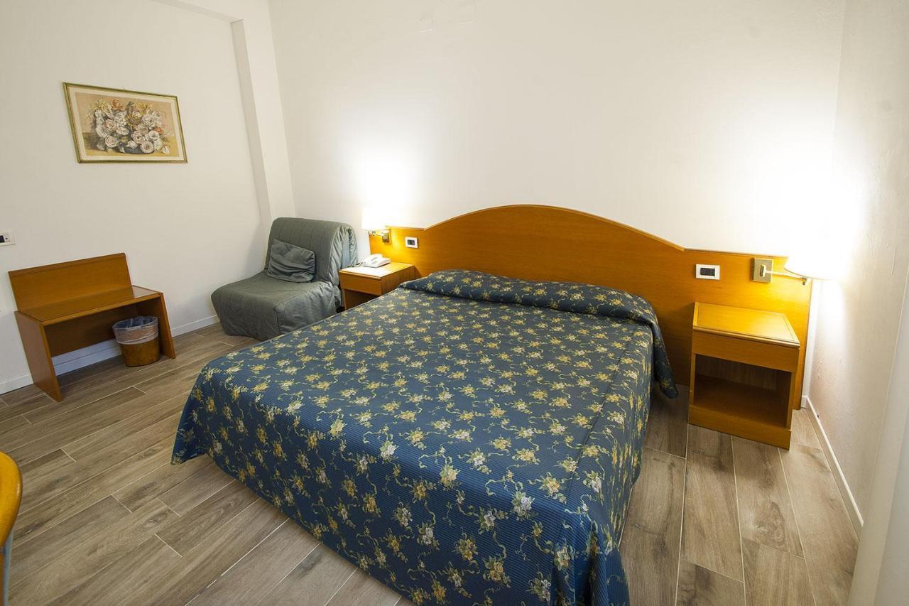 Hotel Italia Равена Екстериор снимка