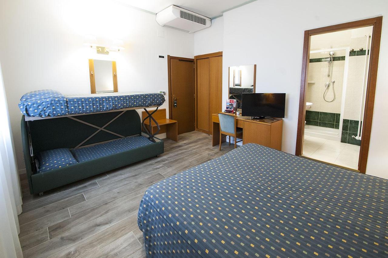 Hotel Italia Равена Екстериор снимка