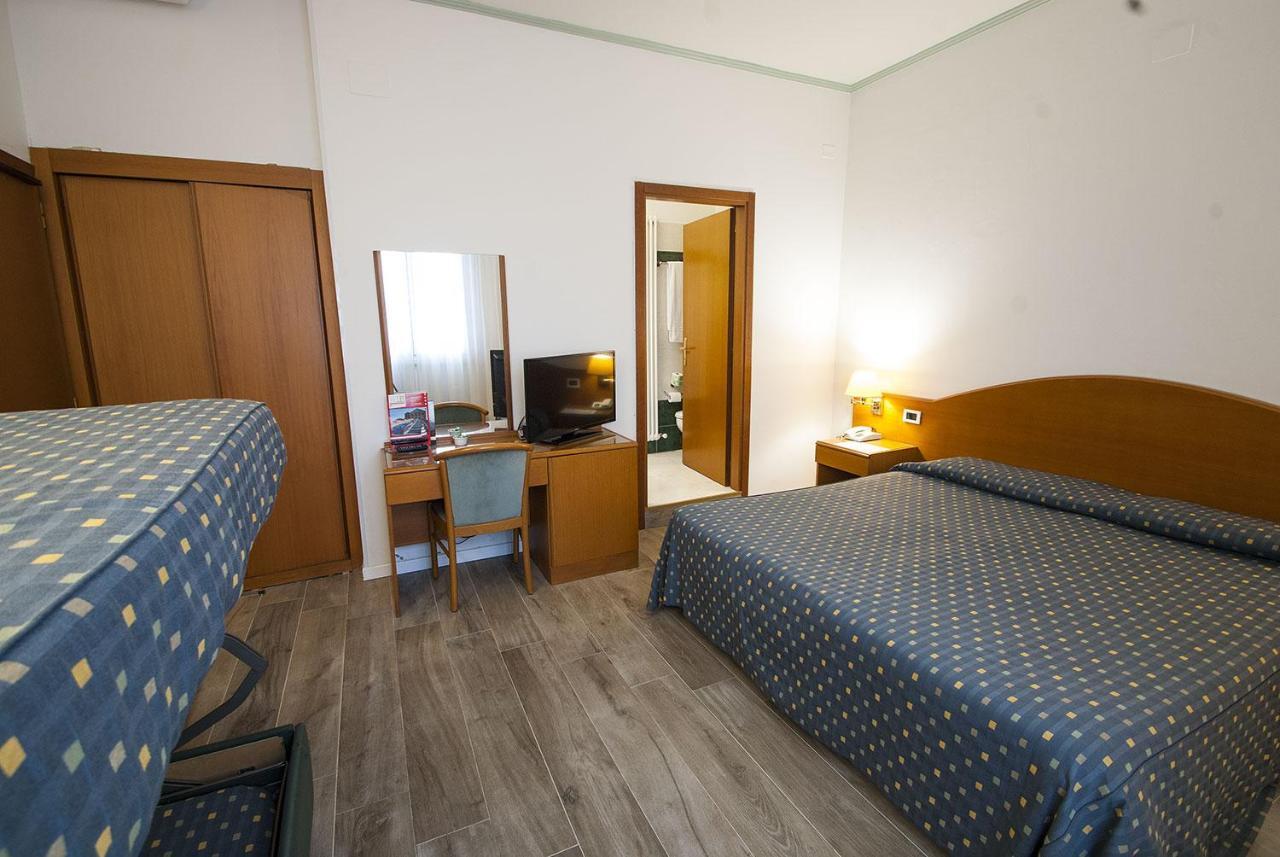 Hotel Italia Равена Екстериор снимка