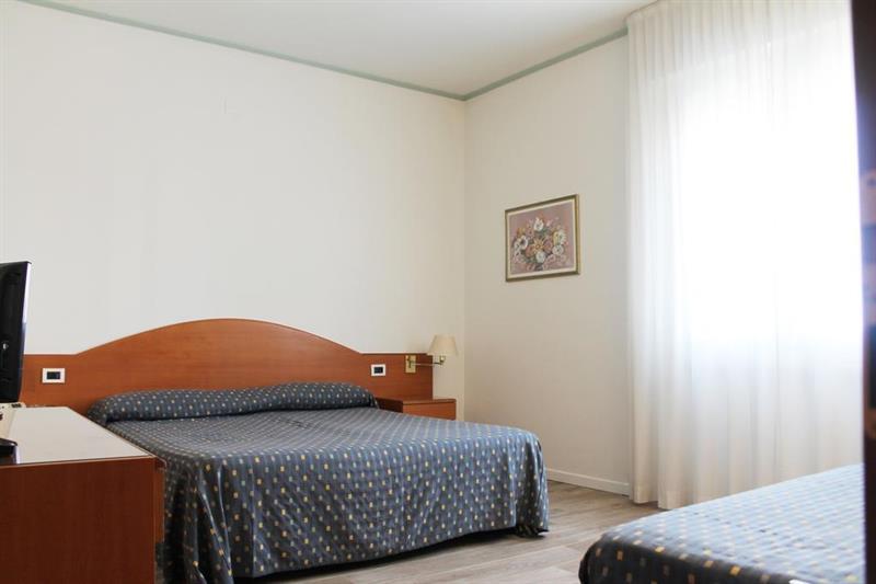 Hotel Italia Равена Екстериор снимка