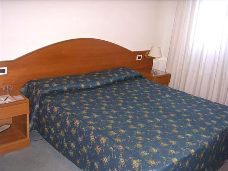 Hotel Italia Равена Екстериор снимка